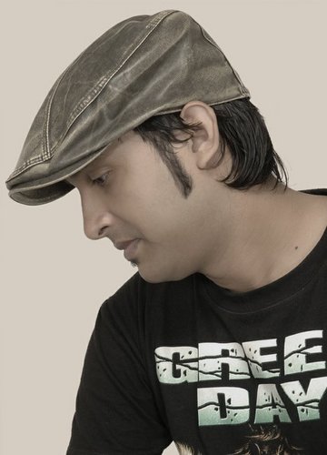 Aronnow's profile picture. Musician & Proffesional Model