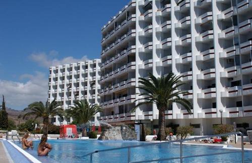Disfruta de tus vacaciones con nosotros en el sur de Gran Canaria. Buen clima durante todo el año y precios inmejorables.