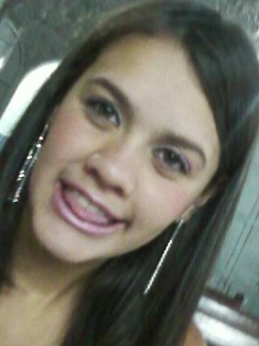 Umα pequenα pessoα, com sonhos de umα grαnde meninα !
Vivendo num mundo surreαl e estressαnte
tentαndo αpenαs ser feliiz ! 8)