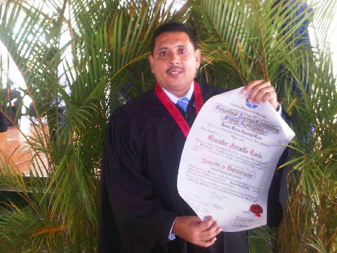Lic. en Administración  Mención Organización y Sistemas. 100%  Caraquista.