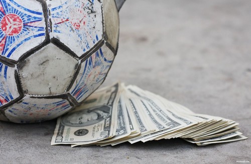 TopTransferNews is bringing you the latest stories through English football. You are welcome to send your rumours into us.