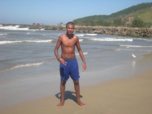 Quem cedo madruga.........fica com sono o dia inteiro.