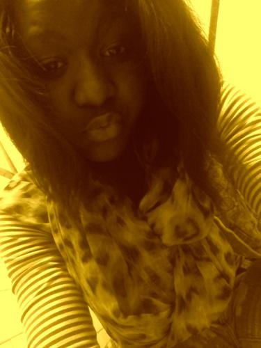 #TeamDarkSkin, #TeanChrisBrown and if she dont shut it up then its #TeamShutItDown Im with #TeamWithYoMan