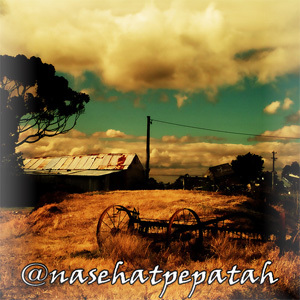 hey guys udah follow @Nasehatpepatah gak? coba deh follow, di jamin gak nyesal ama tweet2nya, memotivasi bgt sekaligus menasehati. #buruan