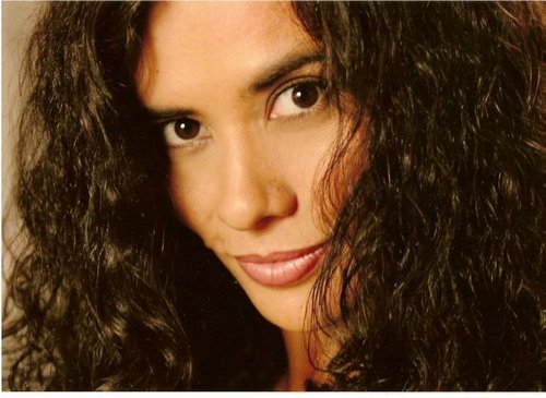 Comunicadora, atenta a los cambios en el mundo, a la ciencia, a la innovacion. Ecologista, amante del arte y de las buenas razones para seguir vivo...