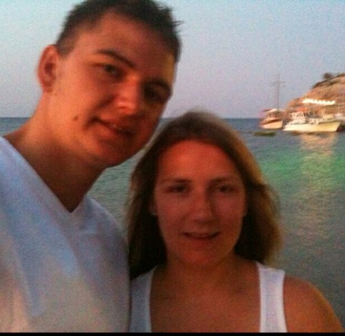 BethWeb90's profile picture. 