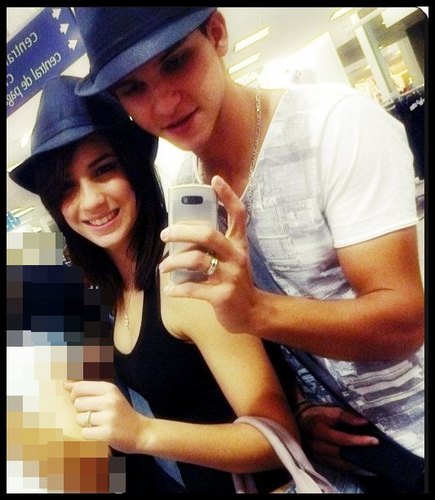 Deus em primeiro lugar...namoradinhoo lindoo Siilas e melhor amg incrivel Alinee !!!