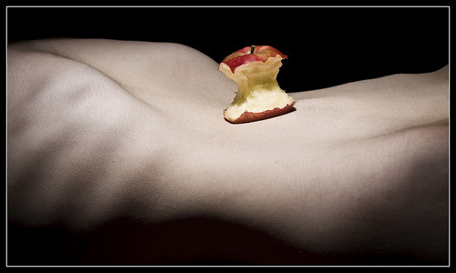 kasmodiah_'s profile picture. 19.smokes.loves metal.wants to be thin.