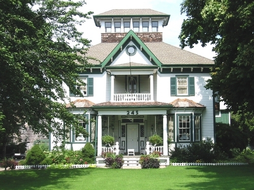 Vinifera, The Inn on Winery Row, an 1846 Historical Bed & Breakfast Inn on the West Niagara Wine Route in Ontario. It's all about the wine!