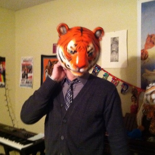 MadMyrick's profile picture. a strange duck.