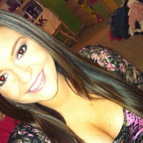 Bloodyredheart's profile picture. 