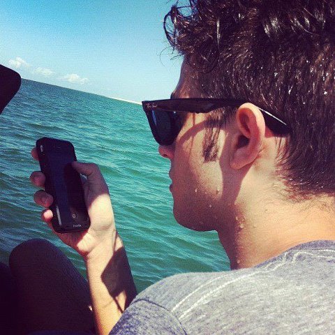 Não sei porque existe essa tal distancia, mais independente dele eu sempre vou te amar TE AMO minha baby mdra:@LuAr_MEU_VICIO1 ♔selvagem♔Amo
Since:31/05/2012♔