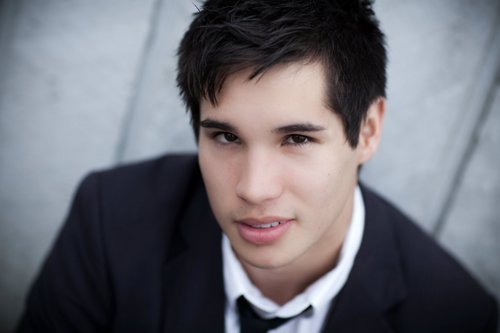 I play Jacob Black among a few others characters in the hillywood show. 18+