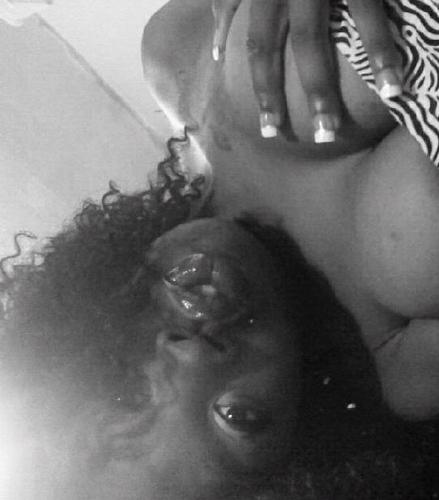 5'3 , love dancing , couple tattoos , 18 Taurus ^  ` ♥   ♥
