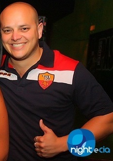 Sou um cara tranquilo... arbitro de basquete... de bem com a vida... qr conhecer mais... vamos conversar...