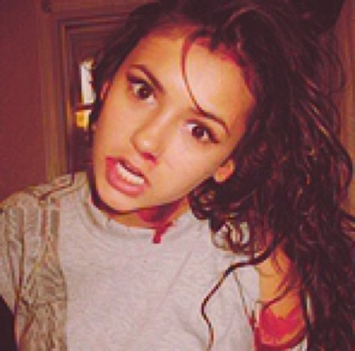 TheAndersonGirl's profile picture. I may be the normal Anderson sibling, but that doesn't mean I'm boring. Single. [18+ RP]