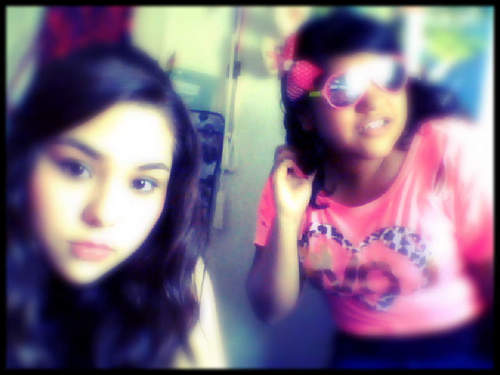 hi.. we're karen and yailin.. a.k.a Kaileen ;D We love to sing.. check us out on keek. 3