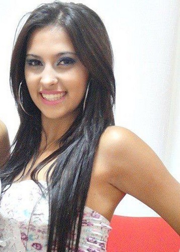 19 anos,Peixiana torce pro Santos . A garota que gosta de coisas novas,que adora ser feliz e que ama o melhor namorado do mundo Raffael ♥
