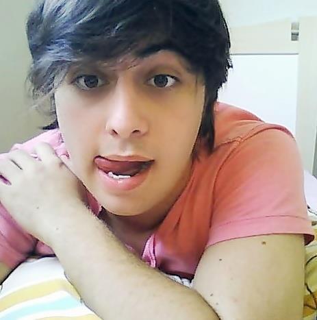 Repórter, produtor de moda, estilista, critico e jornalista.