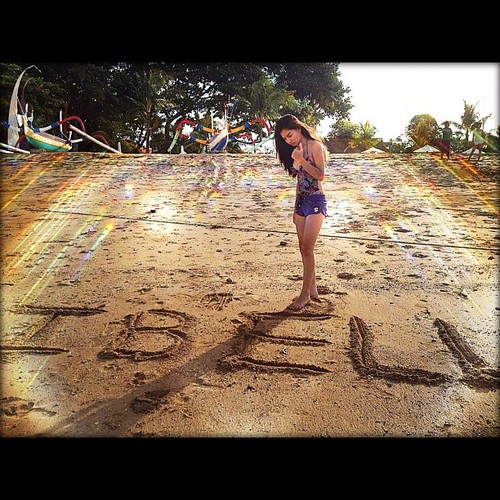 IresLeci's profile picture. Princess Gombal ◦^⌣^◦ | Ecik | @IrisLoco 's Twin (˘⌣˘)♉ | 4th Parody IBEL | Fllwd by her on May3,2012 | Penjual Leci terkeceh di PL, U Mad? Stay Mad, bro! ☺