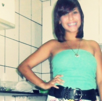 Que fique bem claro; alguns sorrisos nao me compram! (:
