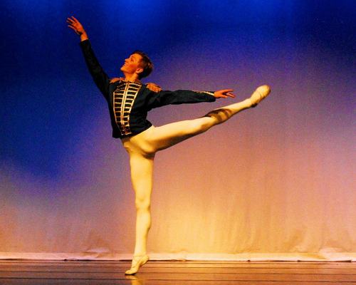 RAYSingthebarre's profile picture. 