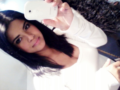 Se quer falar de amor não use o presente,pois o amor que eu sentia hoje esta ausente.