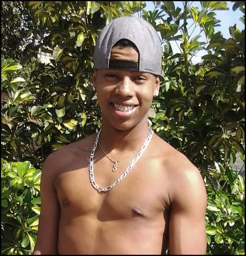 Sou presença no pagode , não largo meu futebool ♫