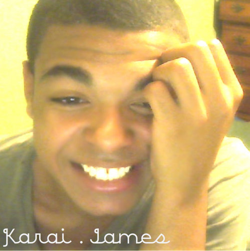 Im a reall  cool person when you get to know me. dont mess with juss anybody. anyway follow me. ( I FOLLOW BACK!)