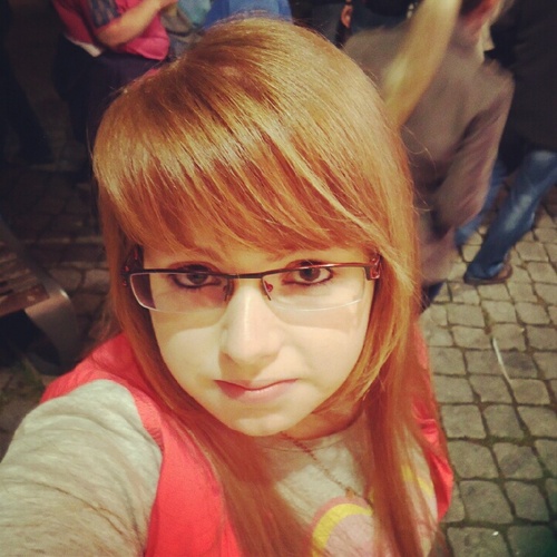 MariaDaSweetRed's profile picture. I ♥ gaming, arts, reading stuff, soccer.