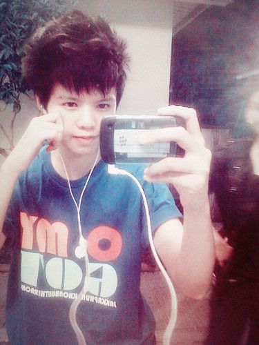 อดีตที่มันผ่านไปที่มันดีก็เก็บไว้อะไรที่มันเลวร้ายก็....เขี่ยมันทิ้งไป Pin : 2727C557