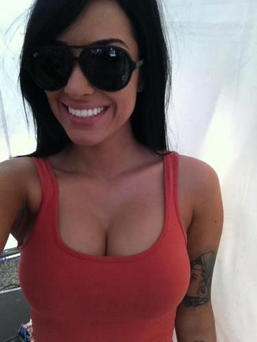 tempartiel's profile picture. Je follow back. Tu ne peux plus faire demi tour, ce twitter sera ta tombe. Si tu aimes les fringues on a un point commun. Si t'as du flow jte follow.