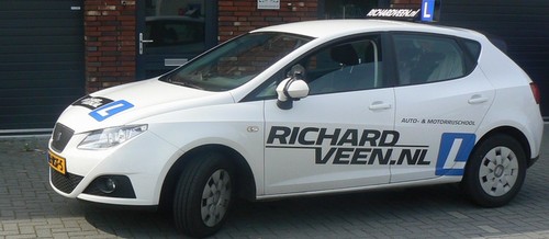 Rijschool Richard Veen dé Rijopleider van Groningen Drenthe. Voor de rijbewijzen Auto | Motor | Bromfiets | E achter B. Volg ook @motorveendam