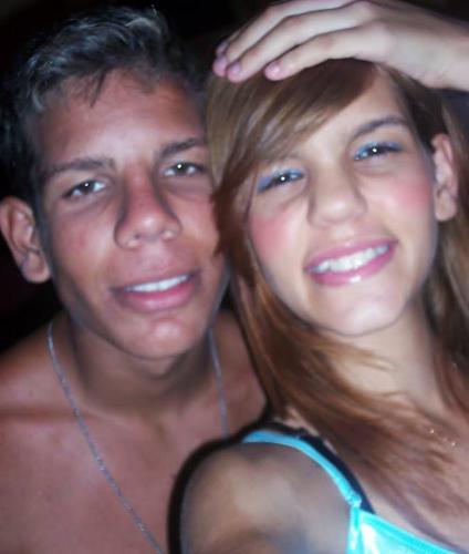 Fácil é ser colega, fazer companhia a alguém, dizer o que ele deseja ouvir. Difícil é ser amigo para todas as horas.