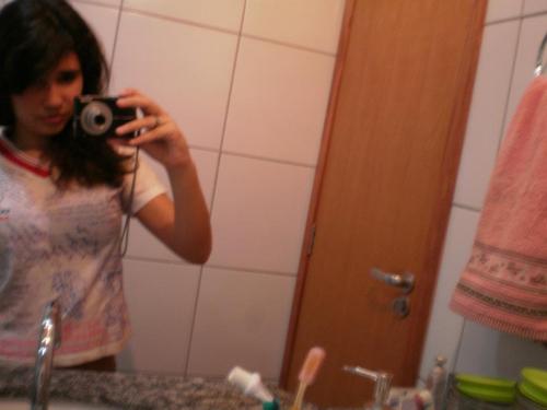 E ai? Então, eu nao uso mais esse twitter... então segue o outro ;D @SofiaFontes_
É PRA SEGUIR MESMO TA?
Obrigada ;3