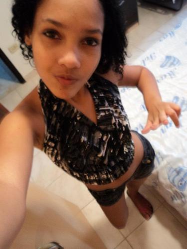 Ella é impOssivel que novinha terrivel pra romance é of pra balada é disponivel ♪