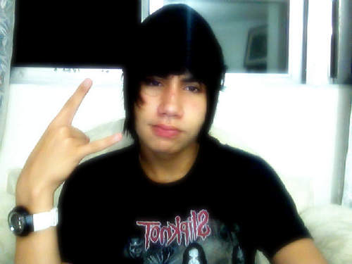 odeio modinha, toco bateria, jogo fifa, amo slipknot e o real madrid