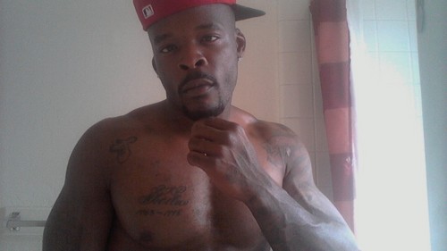 FadeEm1on1's profile picture. NO NEED 4 A BIO. IAM WHO IAM. YOU DON'T HAVE TO LIKE IT OR LOVE IT. A TEAM? FUC A TEAM! I ALONE ONLY MUTHAFUCCA!