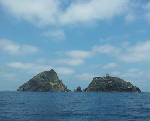 sunhwa7's profile picture. 현재 메인은 인스타에서 클럽하우스로 이사중?🤔