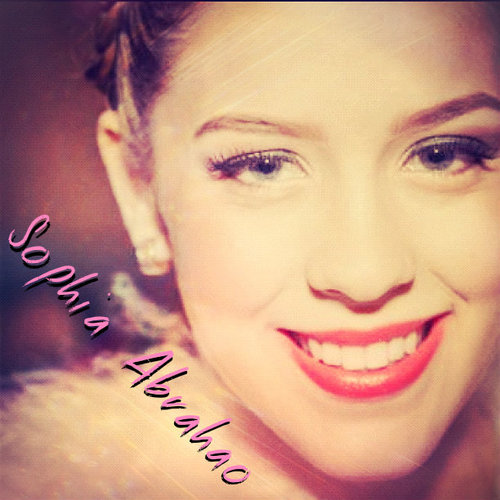 SophiaFCOA's profile picture. Pois é,foi em um piscar de olhos q eu começei a Amar essa Diva Linda @sophiaabrahao , ela agora é minha Princesa ♥
 OFC:@Beca_Cruz 
Since:13/03/12