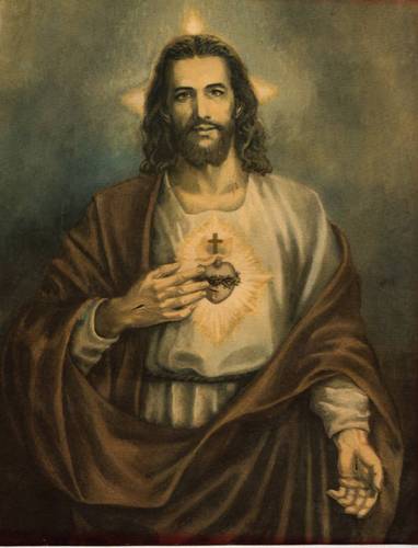 O Sagrado Coração é a identidade de Jesus Cristo, o que Ele é por dentro: manso, humilde, paciente, compassivo, generoso, amigo dos pecadores, o bom pastor.
