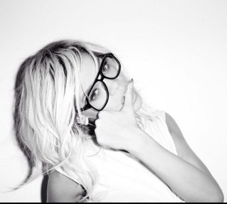 hearttitanium5's profile picture. 