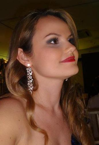 Aline Dias...mto feliz!