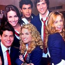 Ainda amo os Rebeldes mas também amo o Carrocel!!!Love os dois=P