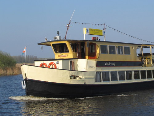 Rondvaartbedrijf Lauwersmeer;
Voor een rondvaart door Nationaal Park Lauwersmeer, natuurlijk de Vlinderbalg! Voor groepen zowel als individuele opstappers.