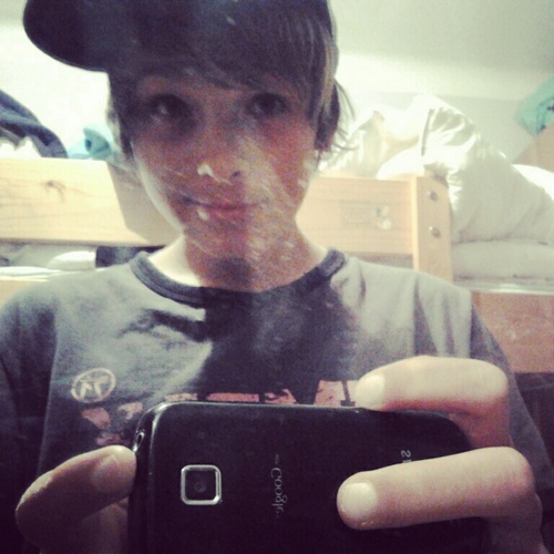 Hey jeune aventurier va follow: @MrD3sMonD Mon PSN : D3sMoNd_BlooD.