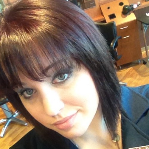 MAHLiE87's profile picture. 