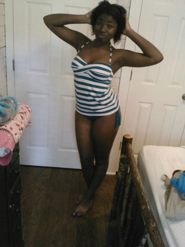 im Ricole,who you ? doesn't matter! #Team_SINGLE,Team_LaughAsILive follow my Cousin @Yeah_ImaTaurus she's #Team_TAKEN Lov3 her 100%