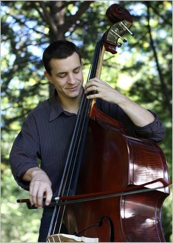Creative Bassist & Composer.
Band leader & Co-founder of Akoz Duo
Canada, France, Reunion Island