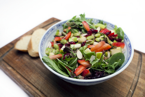 We are a mobile love movement spreading good eats and wellness throughout Chicago. Fresh and delicious salads and wraps!
